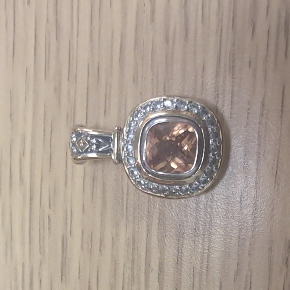 John Medeiros Pendent, Nouveau Collection